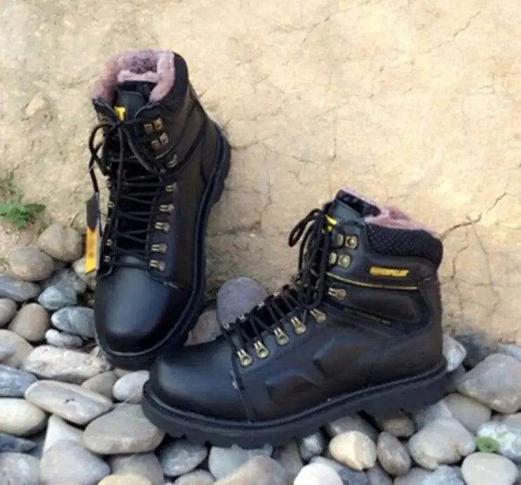 Men's Hiking Shoes with Foot Protection and Safety Features